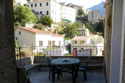 Image de Appartement de 72 m2 dans maison en corse