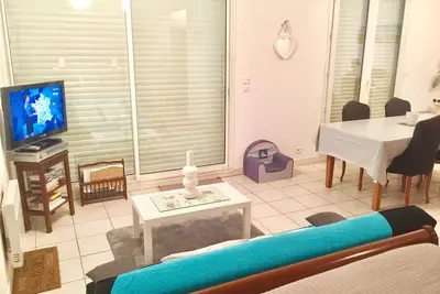 Image de Appt 4 °, top floor, sea view, very bright facing south. Wireless. 82cm tvscreen.