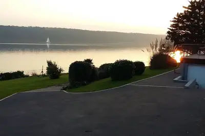 Image de Grande maison les pieds dans l'eau