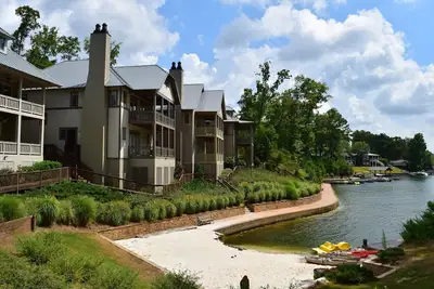 Image de Bolton Cove: 9 Cricket Ln. Piscine, plage, aire de jeux, location de bateaux - 3 maisons disponibles