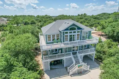Image de 8bdrm- Nouveau Mobilier / Nouveau Tapis- ** Semaine DERNIÈRE Minute AOÛT Disponible **<br><br>