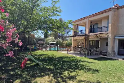 Image de Maison tout confort avec piscine