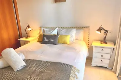 Image de Higuerón! Appartement ensoleillé - Terrasse - Wi-fi - Parking - Piscine. 3 personnes.