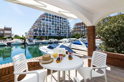 Image de Maison au bord du canal et près de la mer à Empuriabrava