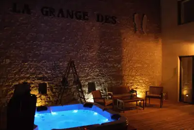 Image de Gîte de charme en pierre avec Jacuzzi privé en Dordogne Périgord