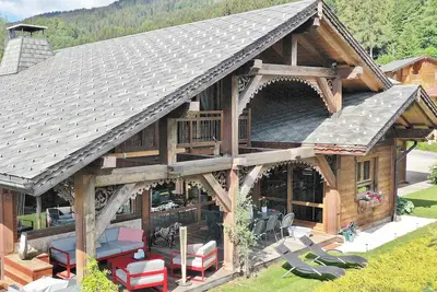 Image de Chalet d’exception, 365 m², authentique, tout confort, jacuzzi, billard, 12 pers