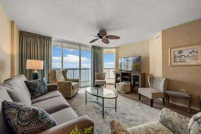 Image de Beau condo Oceanfront 3 chambres, AshWorth 1202!