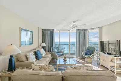 Image de Superbe condo Oceanfront 3 chambres, AshWorth 707!