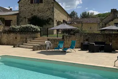 Ancien corps de ferme climatisé avec piscine chauffée privative - Proche Sarlat