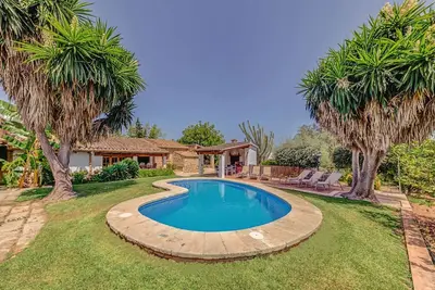 Villa Salsa for six people with pool and Bbq