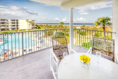Image de 3 Chambres à coucher 2 Salles de bains au Colony Reef Club avec une excellente vue sur l'océan 1304