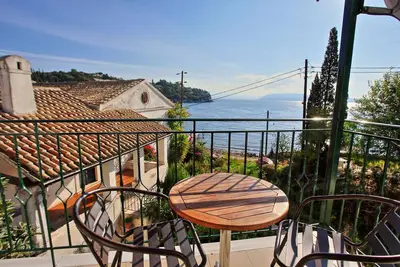 Image de Zoulis Andonis: Appartement de village très proche de la plage de Kalami, très spacieux pour quatre personnes