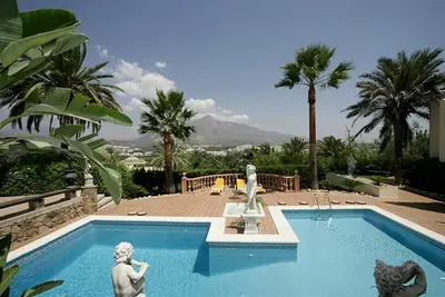Image de Unique Luxurious And Palacial Villa