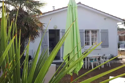 Image de Isolé avec beaucoup d'intimité, 6 minutes à pied de la plage jusqu'à 6 personnes,