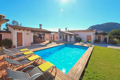 Image de Fullos for six people with pool