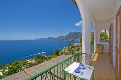 Image de Mon Amour located in quiet location in Vettica di Praiano