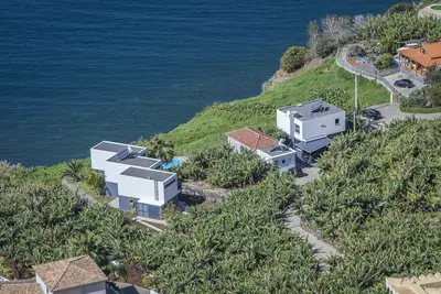 Image de Appartement de luxe, vues fantastiques, directement sur la mer, piscine, Wi-Fi gratuit