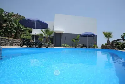 Image de Appartement de luxe, vues fantastiques, directement sur la mer, piscine, Wi-Fi gratuit