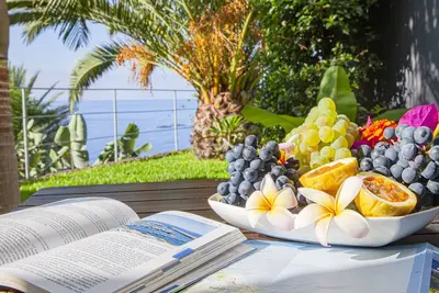 Image de Appartement de luxe, vues fantastiques, directement sur la mer, piscine, Wi-Fi gratuit