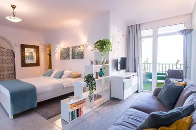 Image de Studio confortable avec balcon sur la Plaza del Charco. Wifi gratuit