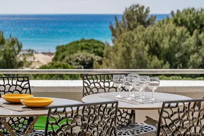 Image de Appartement vue plage avec terrasse et wifi