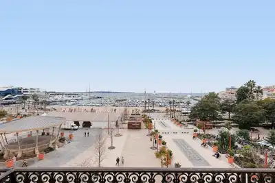 Image de Carrousel 4-1856-Splendide appartement avec vue vieux port