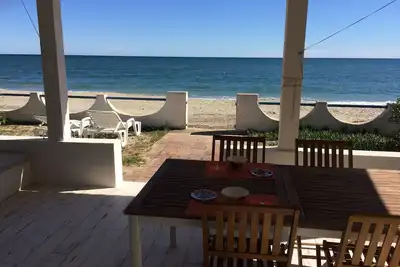 Image de Bungalow B52 Joli petit bungalow face à la mer avec grande terrasse couverte