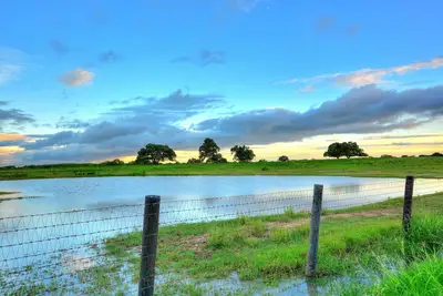 Image de Évasion tranquille dans un ranch du sud du Texas<br>2br Cabin house peut accueillir jusqu'à 4