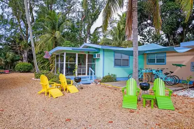 Image de Magnifique chalet côtier récemment rénové à quelques minutes de la plage et des vélos gratuits!
