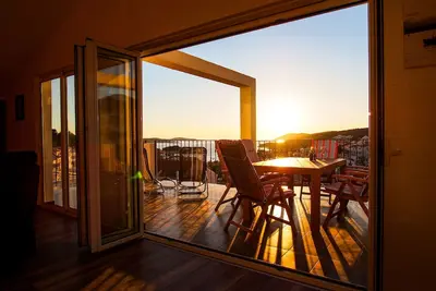 Penthouse avec Vue Spectaculaire Sur La Mer