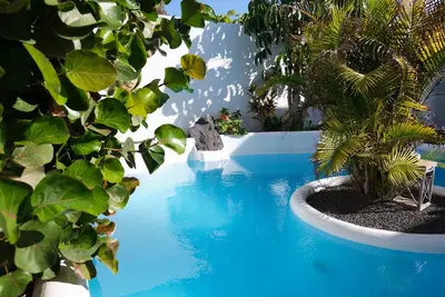 Image de Olivia villa de luxe avec 3 chambres, 4 salles de bains et piscine chauffée privée