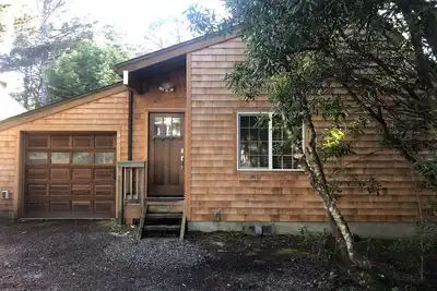 Superbe maison en chêne et cèdre à un pâté de maisons de la plage de Manzanita!