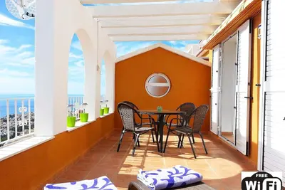 Image de Bel appartement avec de superbes vues panoramiques sur la mer WiFi gratuit