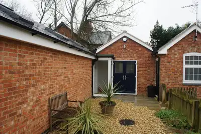 Image de Magnifiquement rénové chalet de 2 chambres