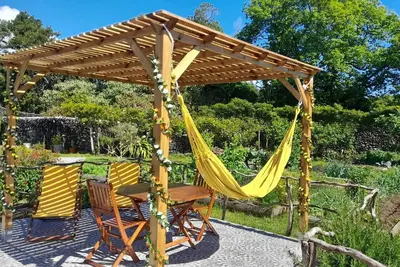 Quinta dos Sentidos, est une ferme privée, a des arbres fruitiers, jardin, verger