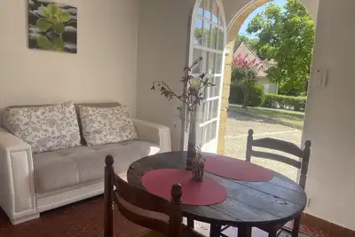 Image de Petite maison dans Sarlat avec piscine, terrasse et parking