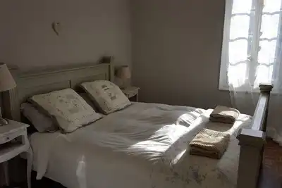 Image de Charmante maison rurale en pierre avec 2 chambres et terrasse à quelques pas de la rivière