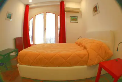 Image de Politeamapart: Grand, prestigieux et très central appartement à 6 lits.
