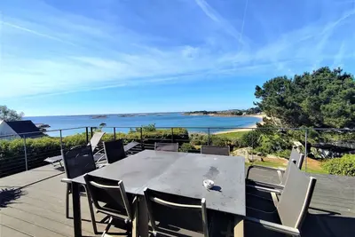 Image de Maison Vue Mer avec Wifi, terrasse, jardin  à Trebeurden