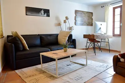 Image de Maison de village dans le Hyères médiéval.