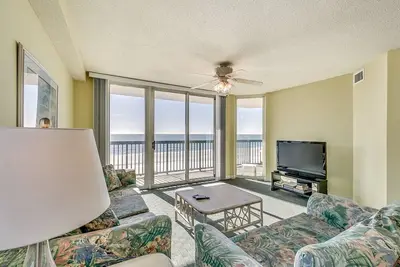 Image de AshWorth 409, condo front de mer de 4 chambres, bain à remous et une connexion Wi-Fi gratuite!
