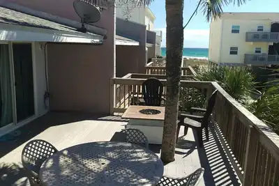 Image de Beach House Se Marche Uniquement À La Plage Avec Vue Mer