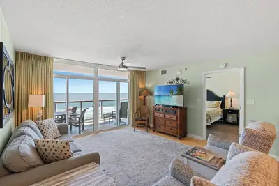 Image de Bluewater Keyes 703, Condo Beachfront 3 chambres, bain à remous et une connexion Wi-Fi gratuite!