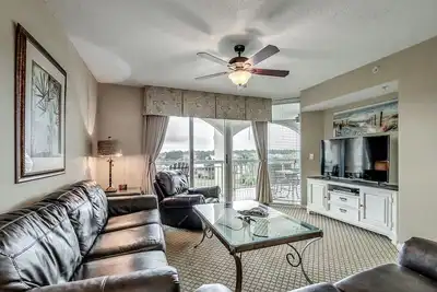 Image de Barefoot North Tower 301, Condo 4 chambres avec vue sur la voie navigable, bain à remous et Wi-Fi gratuit!