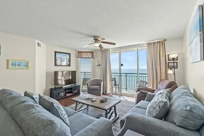 Image de Windy Hill Dunes 1402, Condo Beachfront 3 Chambres, Bain à Remous et une Connexion Wi-fi Gratuite!