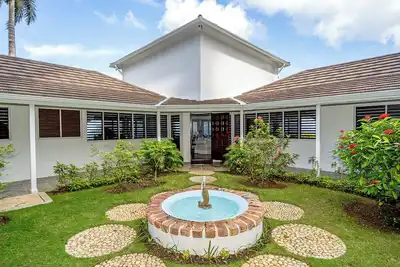 Image de Nouvelle liste! Villa privée w \/ vues majestueuses sur l'océan. Bassin. 10 min Plage. Wifi gratuit