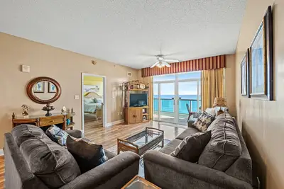 Image de Crescent Keyes Ph 07, Condo Front de mer de 3 Chambres, Bain à Remous et une Connexion Wi-fi Gratuite!