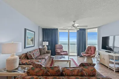 Image de AshWorth 1004, condo front de mer de 3 chambres, bain à remous et une connexion Wi-Fi gratuite!