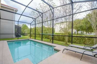 Image de Cette maison de ville de 6 chambres peut accueillir jusqu'à 12 personnes et est incroyablement belle