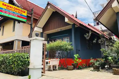 Image de 4 Magnifique chalet individuel Ă Soi Saiyuwan 13 Rawai Phuket